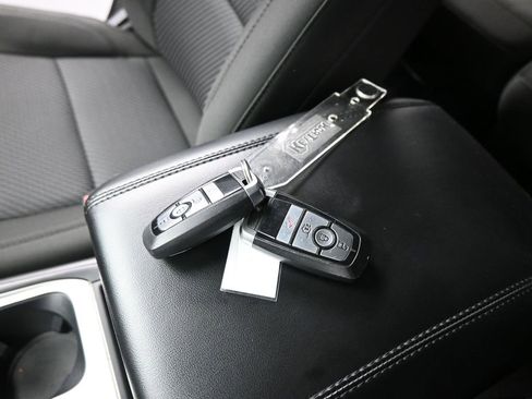 Certified 2022 Ford Explorer XLT image 19