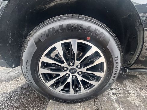 Used 2025 Ford Expedition Max Platinum image 12