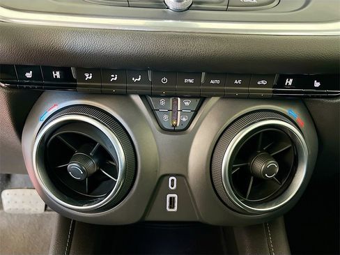 Used 2022 Chevrolet Blazer LT image 16