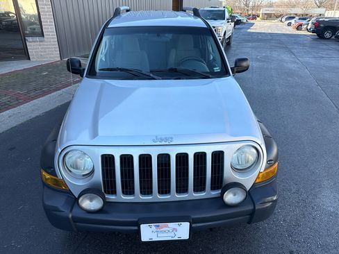 Used 2006 Jeep Liberty Renegade image 8