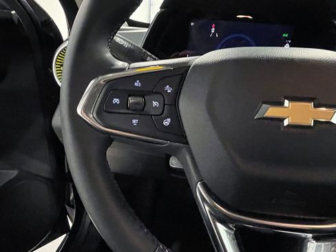 Used 2024 Chevrolet Trax LT w/ Driver Confidence Package image 32