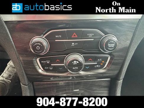 Used 2021 Chrysler 300 Touring w/ Chrome Appearance Package RWD image 35