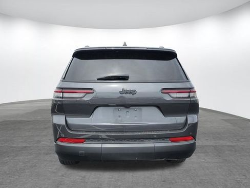 Used 2023 Jeep Grand Cherokee L Laredo RWD image 5