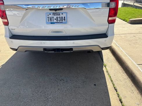 Used 2021 Ford Expedition XLT RWD image 3