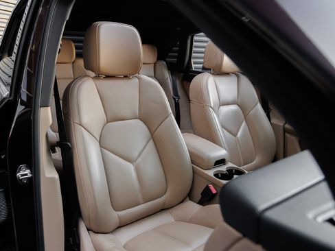 Certified 2021 Porsche Macan S AWD/4WD image 33