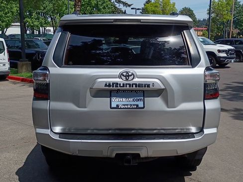 Used 2021 Toyota 4Runner SR5 AWD/4WD image 5