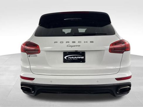 Used 2018 Porsche Cayenne Platinum Edition image 7
