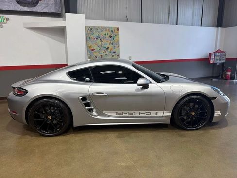 Used 2024 Porsche 718 Cayman RWD image 10