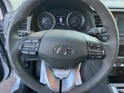Used 2020 Hyundai Elantra SE w/ Cargo Package (C1) FWD image 9