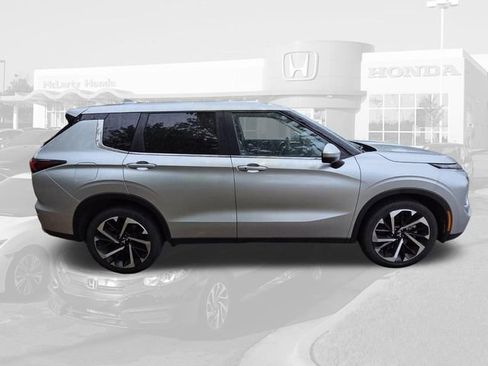 Used 2024 Mitsubishi Outlander SE FWD image 7