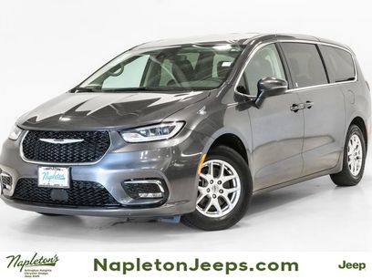 Used 2023 Chrysler Pacifica Touring-L