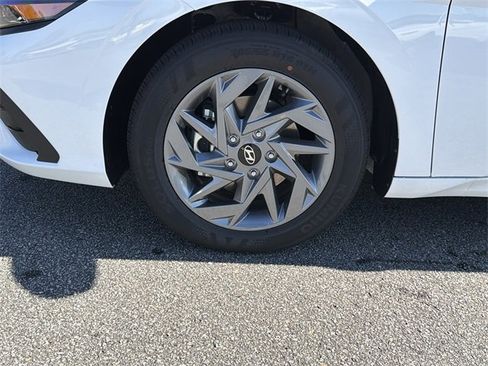 New 2026 Hyundai Elantra Blue image 11