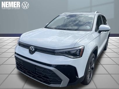 New 2025 Volkswagen Taos SE