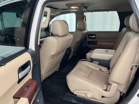Used 2013 Toyota Sequoia Platinum AWD/4WD image 9