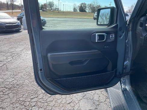 Used 2024 Jeep Wrangler Sahara w/ Safety Group image 10