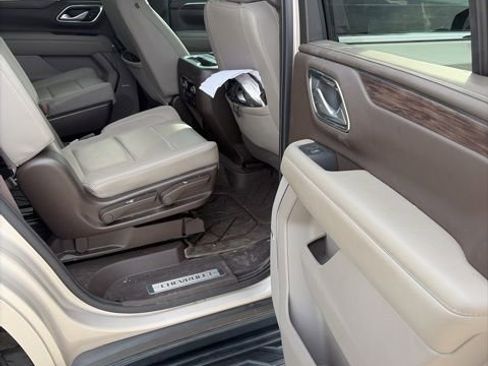 Used 2022 Chevrolet Tahoe LT w/ Luxury Package AWD/4WD image 30