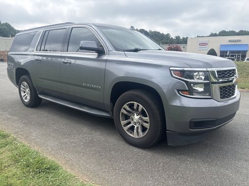 Used 2019 Chevrolet Suburban LT RWD image 7