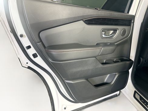 Used 2025 Honda Pilot TrailSport image 25