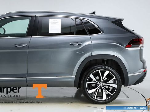 Used 2025 Volkswagen Atlas Cross Sport SEL Premium R-Line image 43