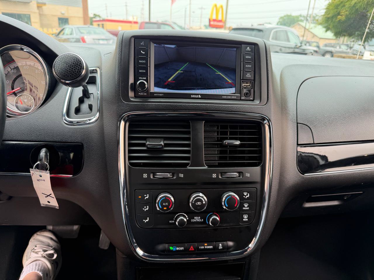 Used 2017 Dodge Grand Caravan SE FWD image 18