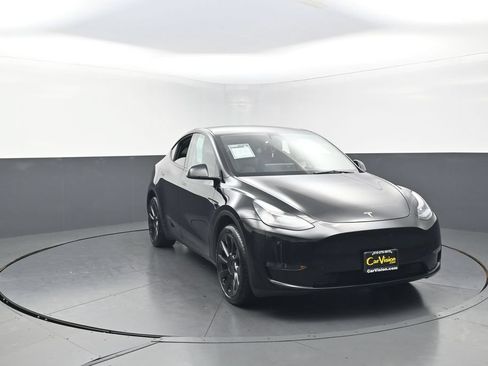 Used 2023 Tesla Model Y Long Range AWD/4WD image 3