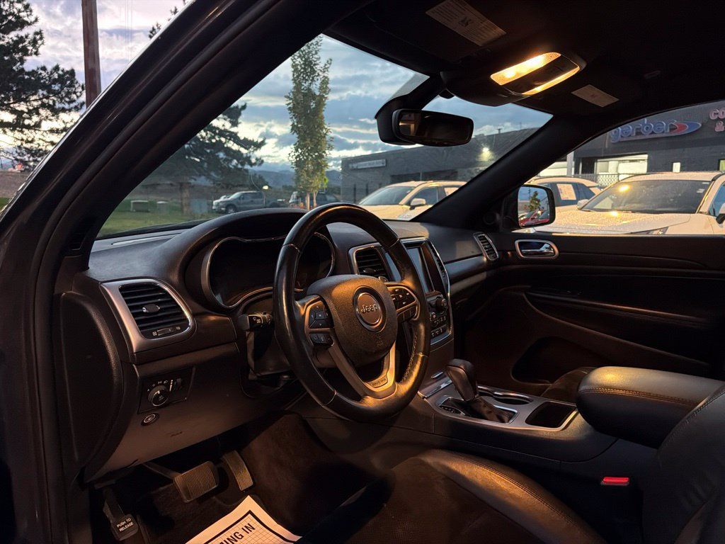 Used 2017 Jeep Grand Cherokee Altitude AWD/4WD image 25