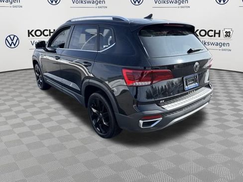 Used 2023 Volkswagen Taos SE w/ Panoramic Sunroof Package image 6