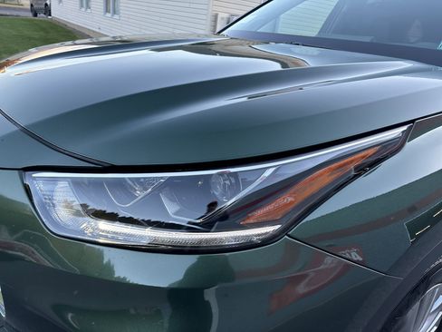 Used 2024 Toyota Highlander XLE image 10