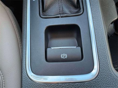 Used 2017 Ford Escape Titanium image 35