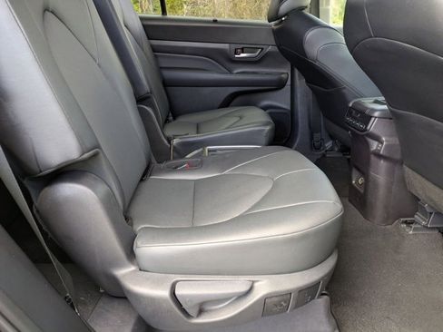 Used 2025 Toyota Grand Highlander FWD image 23