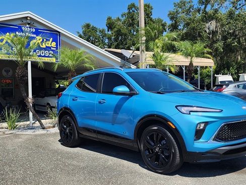 Used 2025 Buick Encore GX Sport Touring image 2