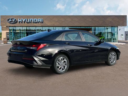 New 2025 Hyundai Elantra Blue image 8