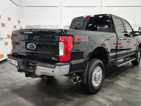 Used 2019 Ford F350 XLT w/ XLT Premium Package image 18