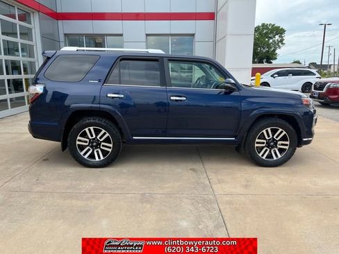 Used 2024 Toyota 4Runner Limited AWD/4WD image 7