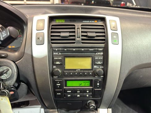 Used 2009 Hyundai Tucson Limited image 17