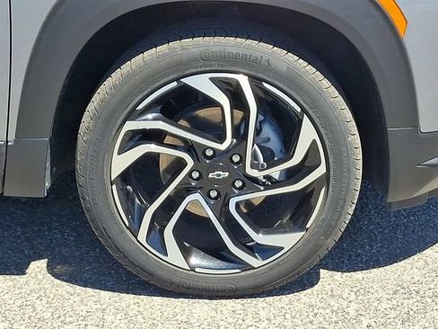 Used 2025 Chevrolet TrailBlazer RS w/ Convenience Package AWD/4WD image 28