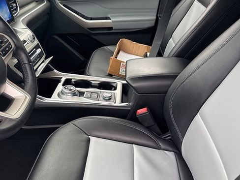 Certified 2022 Ford Explorer XLT w/ Equipment Group 202A image 16