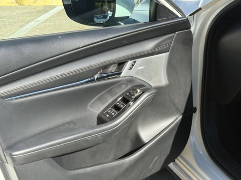 Used 2024 MAZDA MAZDA3 s image 18