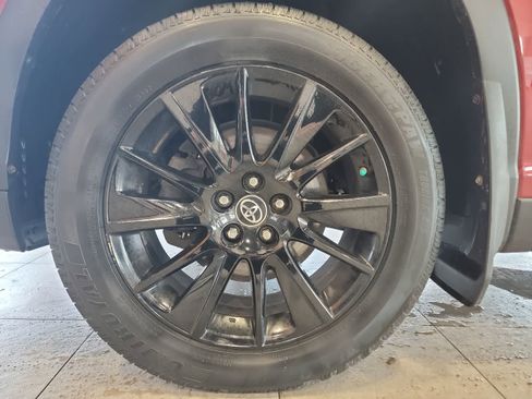 Used 2019 Toyota Highlander AWD V6 image 13