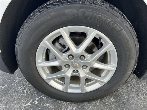 Certified 2023 Chevrolet Equinox LS w/ LS Convenience Package image 17