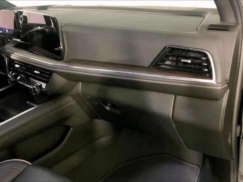 Used 2025 Chevrolet Tahoe Premier AWD/4WD image 16
