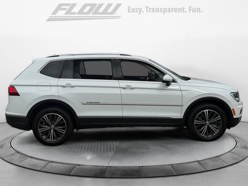 Used 2018 Volkswagen Tiguan SEL AWD/4WD image 10