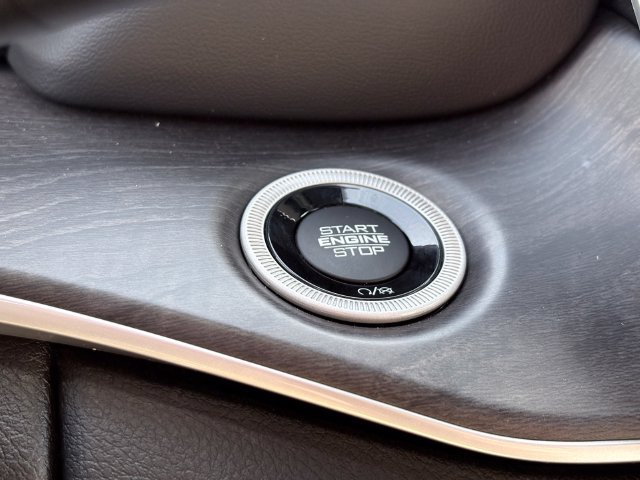 Used 2022 Jeep Grand Cherokee Limited AWD/4WD image 18