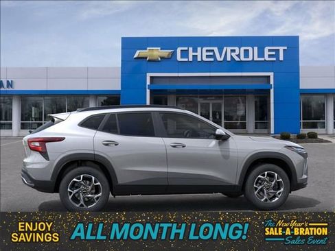 New 2026 Chevrolet Trax LT image 5