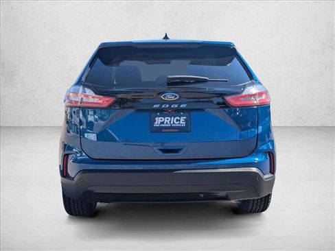 Used 2021 Ford Edge SE image 8