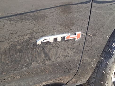 Used 2023 GMC Yukon AT4 w/ AT4 Premium Package image 6