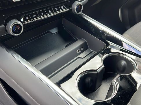 New 2025 Chevrolet Tahoe LS image 23