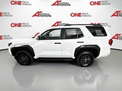 Certified 2025 Toyota 4Runner SR5 AWD/4WD image 5