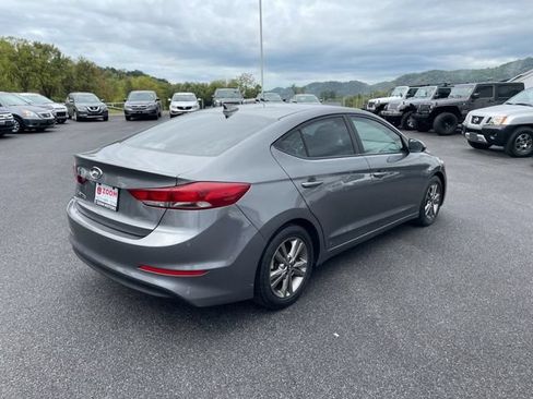 Used 2018 Hyundai Elantra SEL FWD image 8