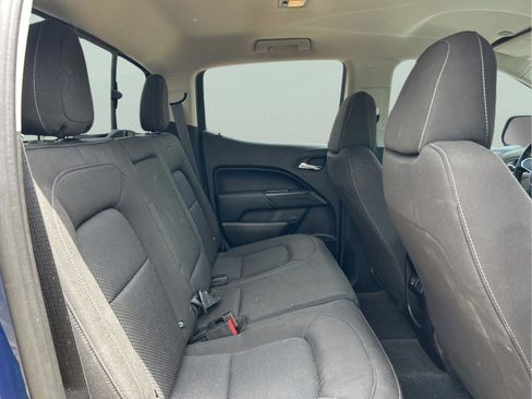 Used 2019 Chevrolet Colorado LT w/ LT Convenience Package RWD image 11